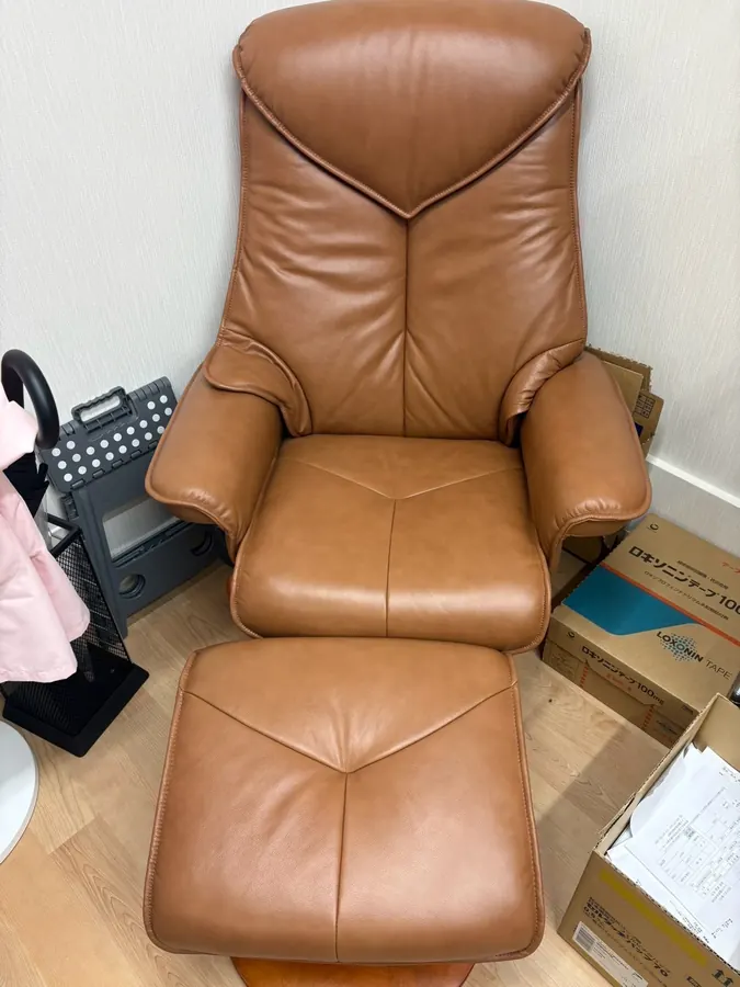 実際に買取した革張りのリクライニングチェア